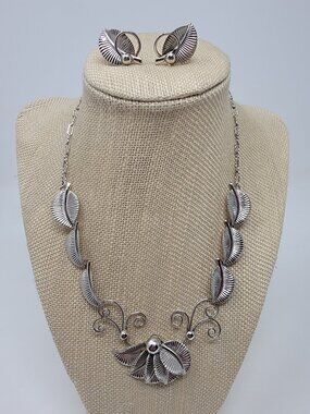 Vintage Bond Boyd Sterling Silver Leaf Necklace Earrings Set